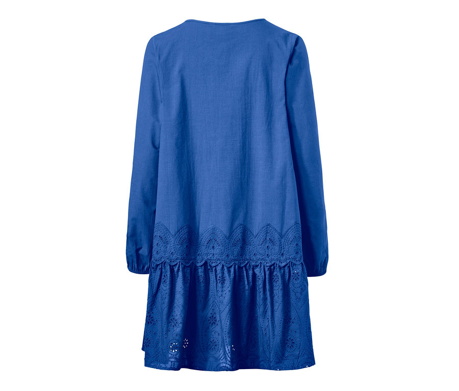 Blaue Longbluse mit Stickerei.