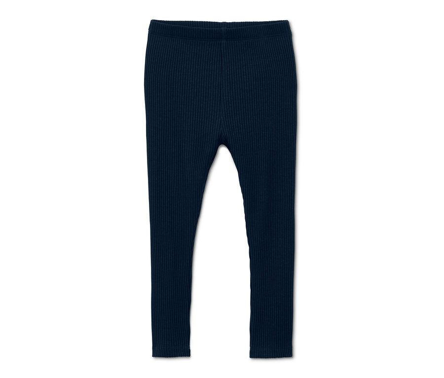 Nahaufnahme einer dunkelblauen gerippten Leggings.