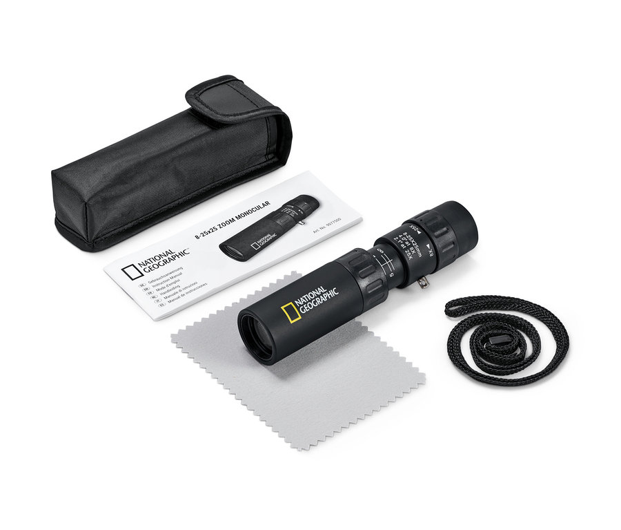 Schwarzes National Geographic Monokular 8-25x25 mit stufenlosem Zoom und Makrofunktion, Etui, Putztuch und Kordel auf weissem Grund.