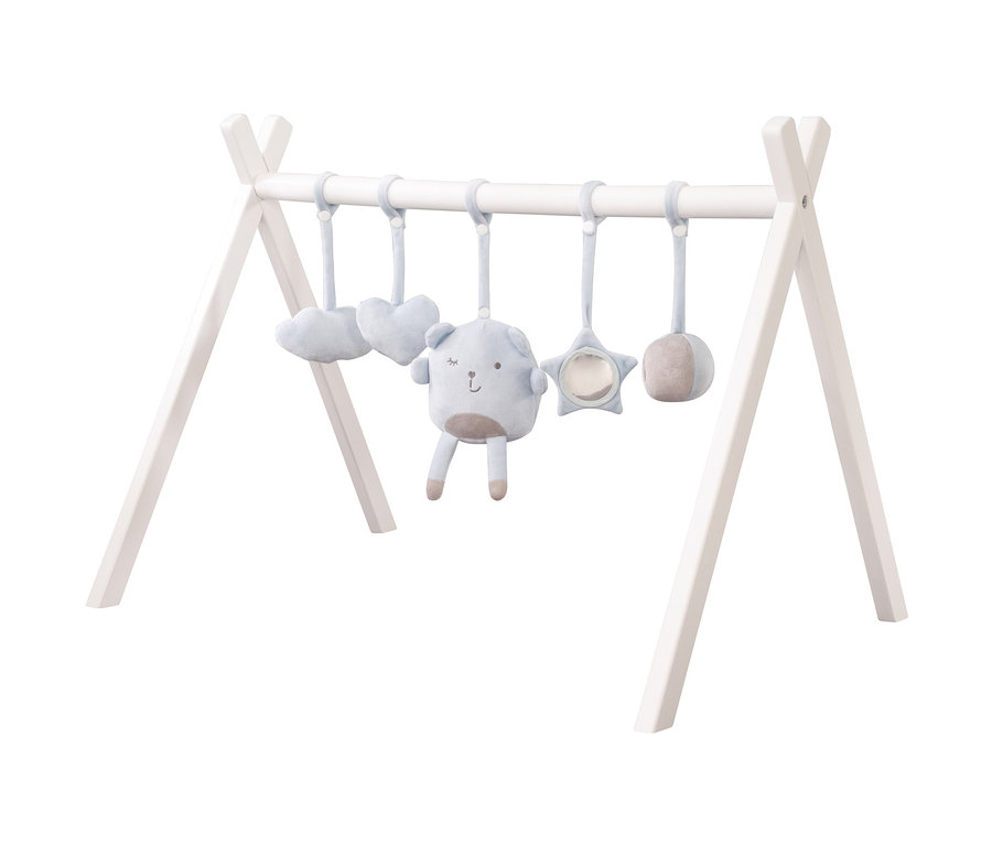 Ein roba Spieltrapez mit Anhänger-Set mit blauen Plüschfiguren in Form von Wolke, Herz, Bär, Stern und Kugel.