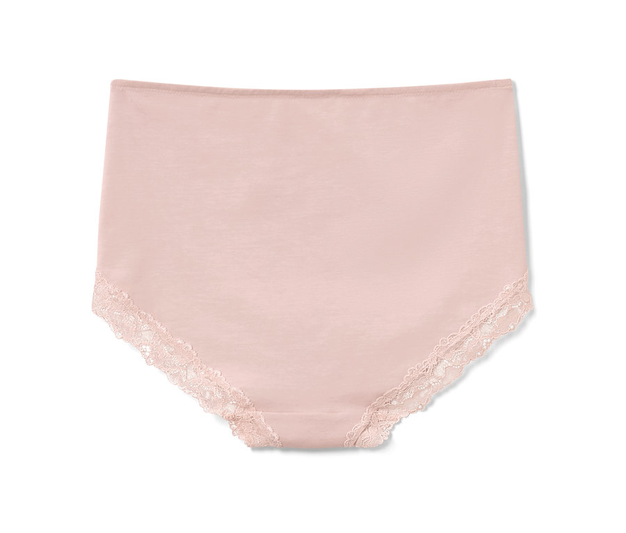 Eine rosafarbene Highwaist-Panty mit Spitze liegt auf einem weißen Hintergrund.
