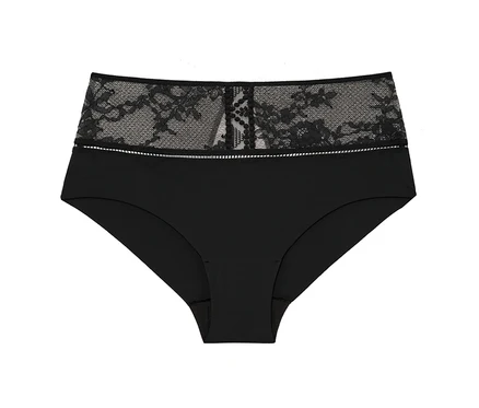 Schwarzer Taillenslip »Olivia« von Passionata mit floraler Spitze im oberen Bereich.