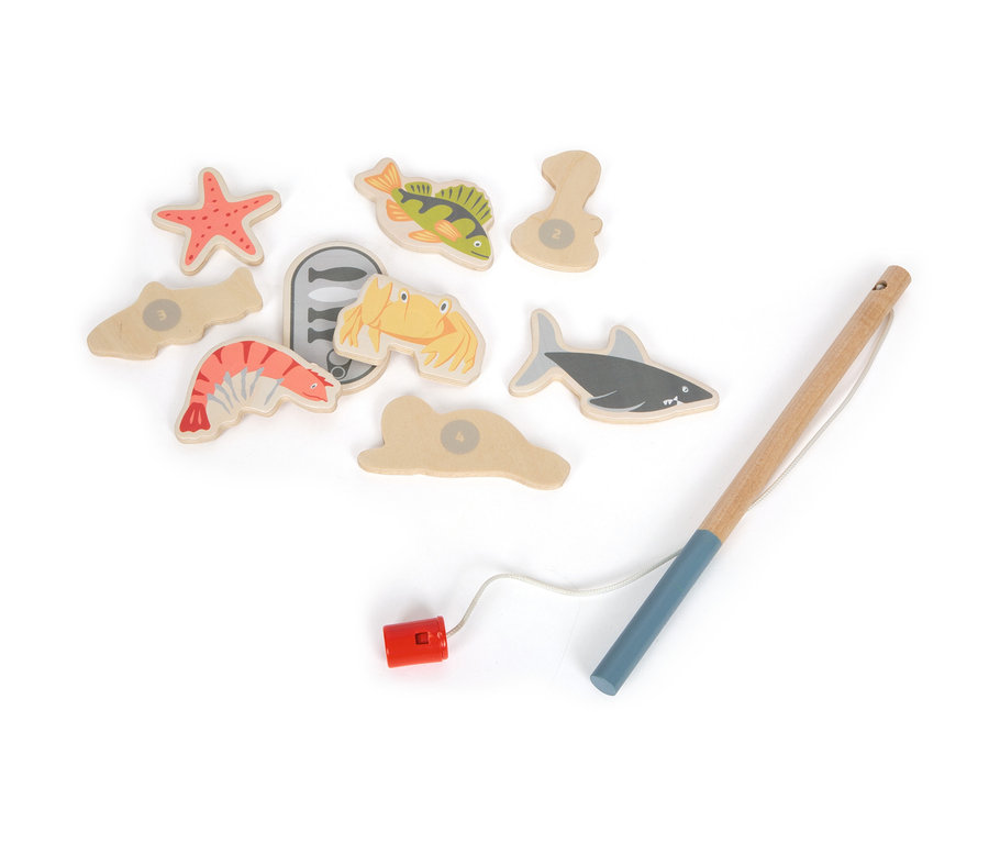 Ein hölzernes small foot Angelspiel »4 Friends« mit Meerestieren und einer Angel auf einem weißen Hintergrund.
