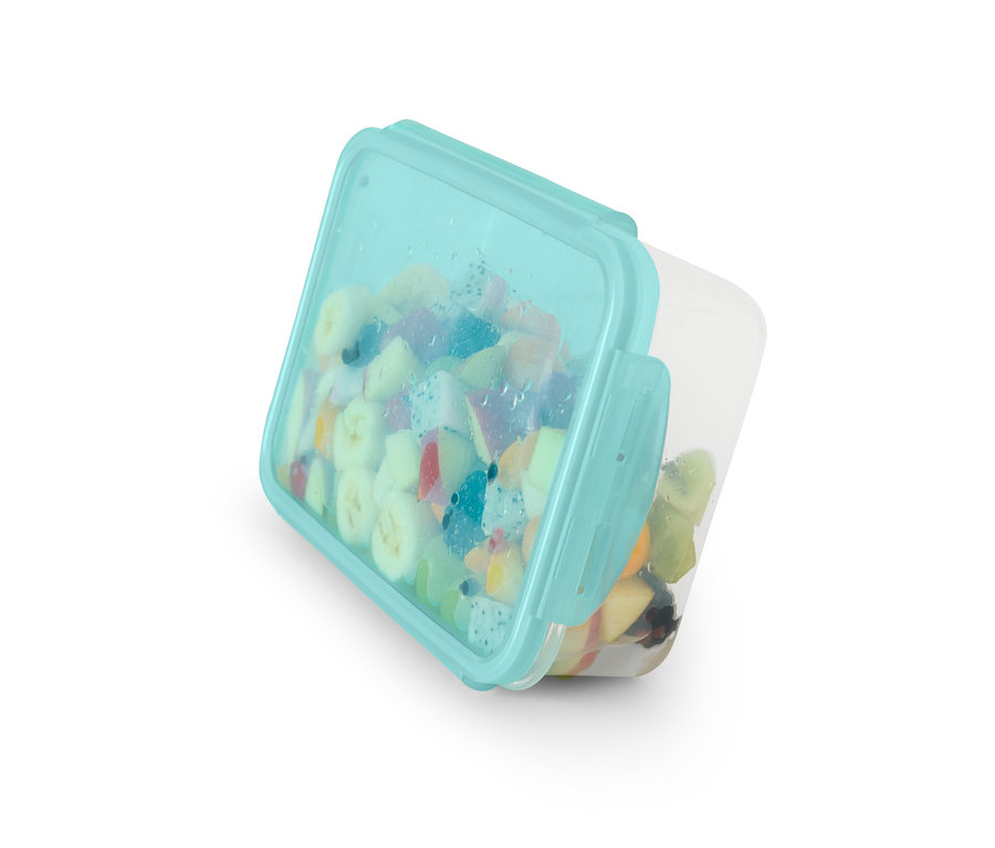 Obst in 3 Frischhaltedosen.