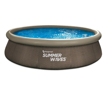 Summer Waves Rundpool, Rattan, Ø ca. 366 cm mit blauem Wasser.