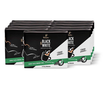 Schwarze und weiße Packungen gemahlenen Kaffee BLACK &amp; WHITE - 9x 500 g.