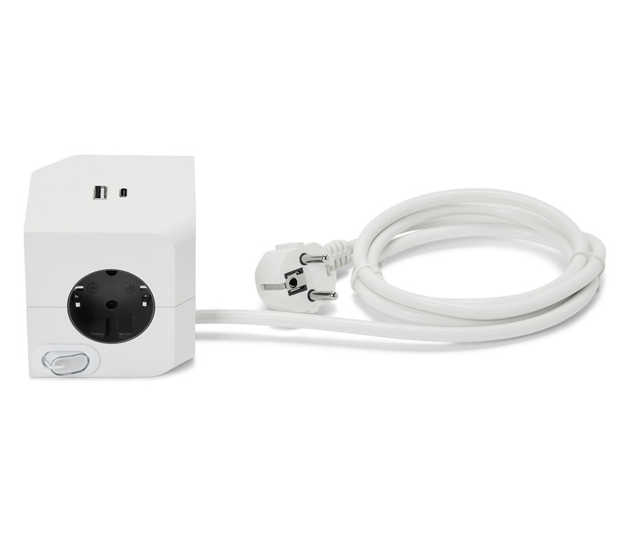 Eine weiße Steckdosenleiste mit USB-Anschlüssen und Kabel.