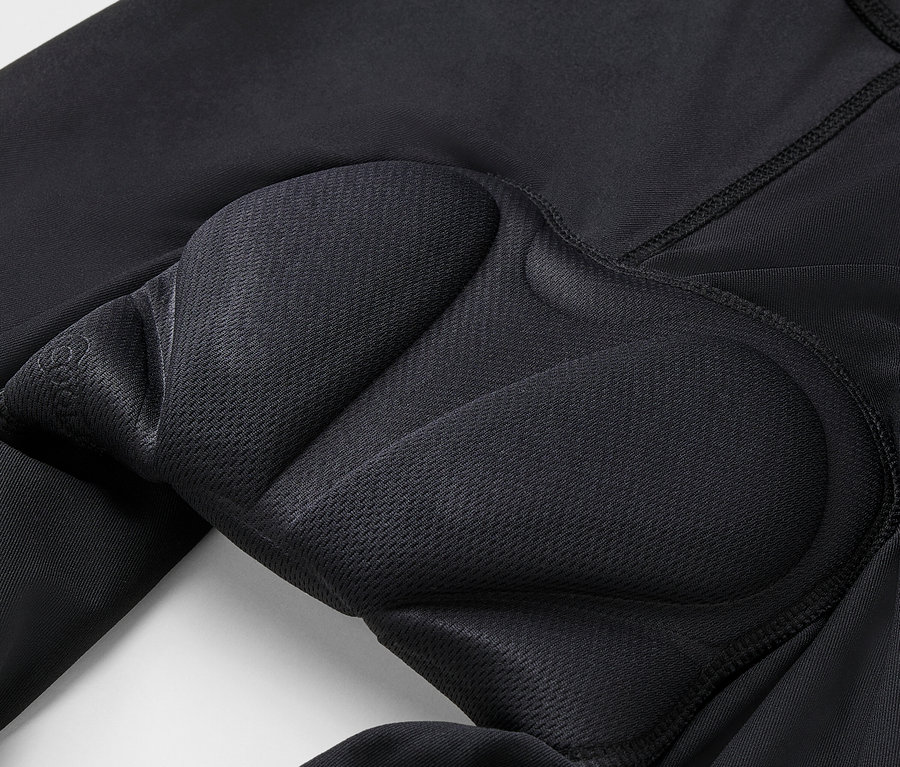 Detailaufnahme einer schwarzen Fahrradhose mit Polster.