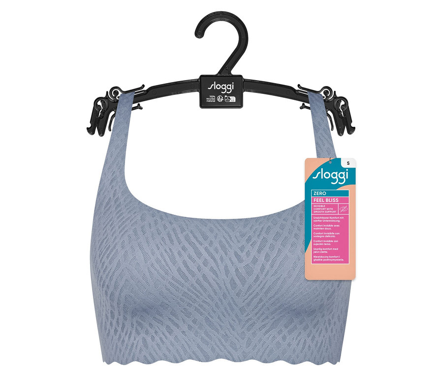 Bläulich-graues sloggi ZERO Feel Bliss Top hängt an einem schwarzen Bügel.