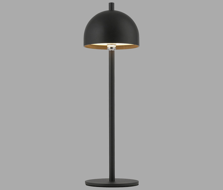 Eine schwarze Lampe mit rundem Schirm auf grauem Hintergrund.
