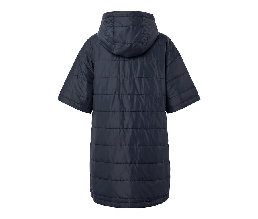 Dunkelblauer Outdoor-Poncho mit Kapuze von hinten.