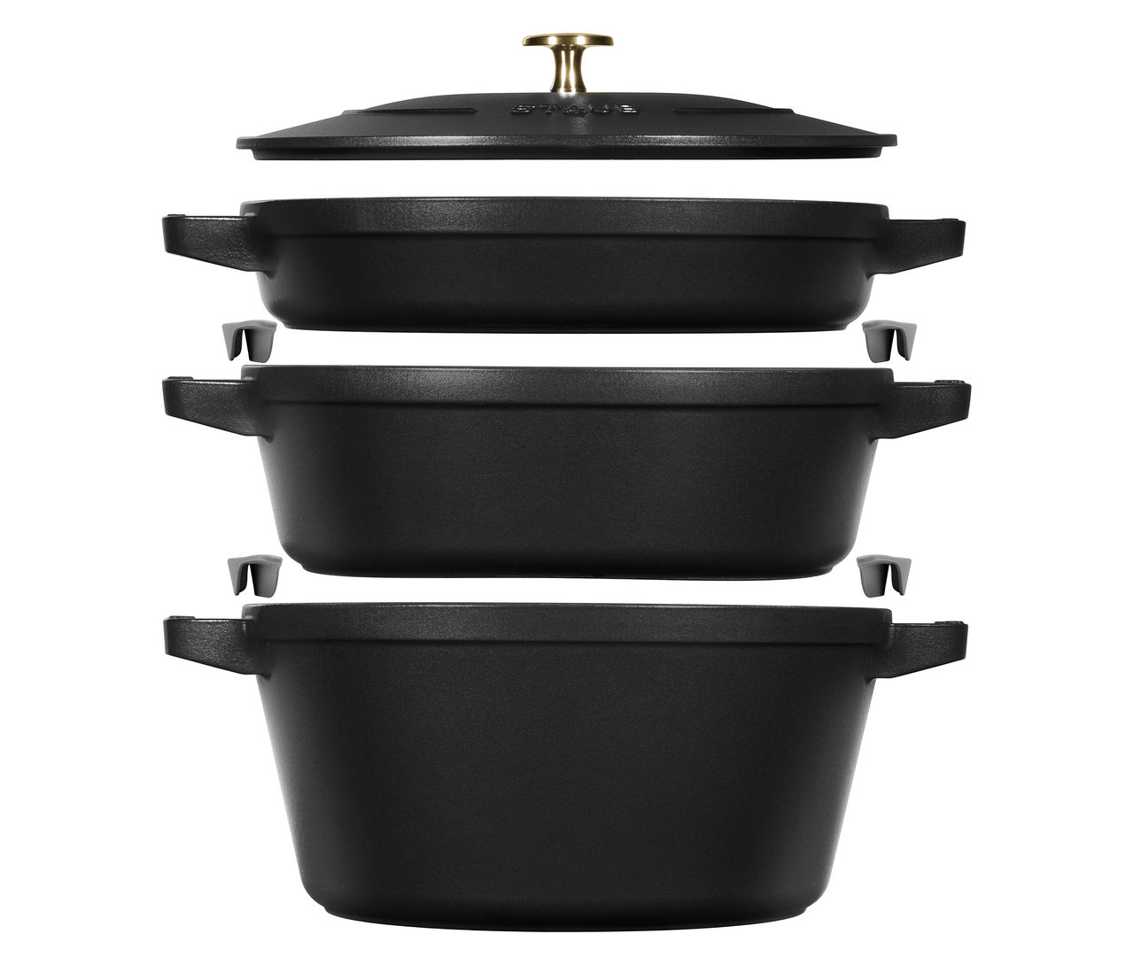 Gestapeltes, dreiteiliges STAUB Kochtopf-Set »La Cocotte« mit Deckel und Topfgriffen.