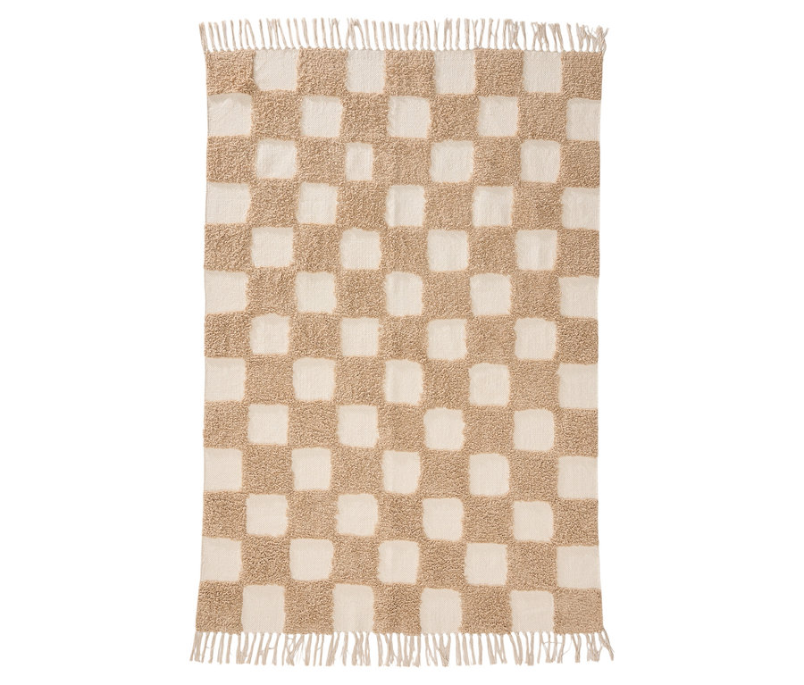 Ein beiger und weißer Schachbrettmuster-Teppich mit Fransen an den Enden.