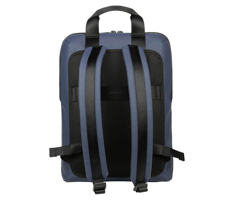 Nahaufnahme der Rückseite eines marineblauen Rucksacks mit schwarzen Trägern und Griff.