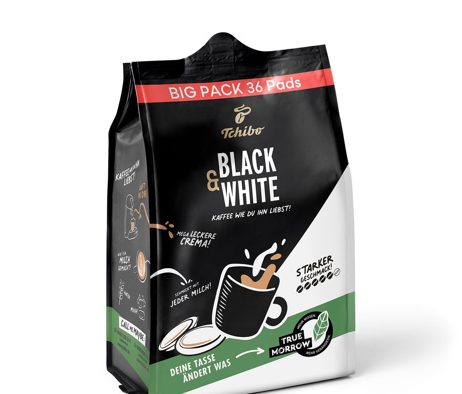 Eine Packung Tchibo Black & White Pads, Großpackung mit 36 Stück.