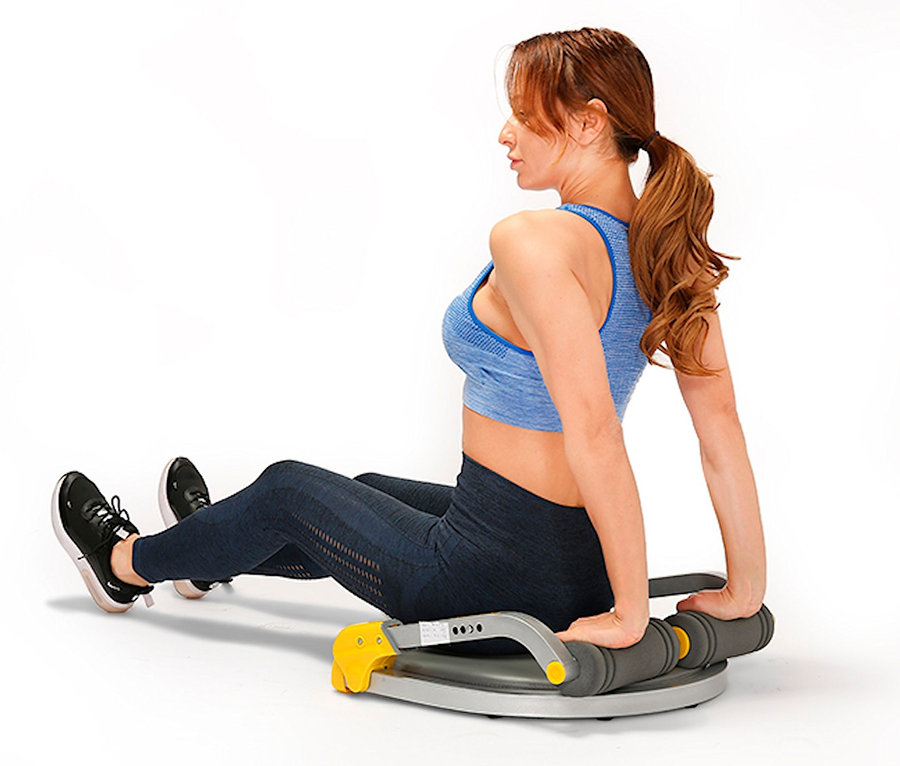 Frau trainiert auf Body Coach Fitnessgerät Core Trimmer 28521.