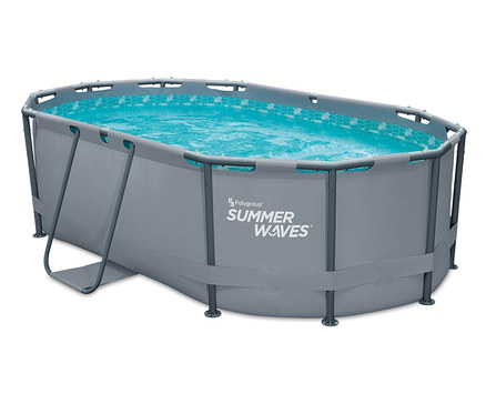Rechteckiger grauer Summer Waves Active-Frame-Pool mit blauem Wasser.