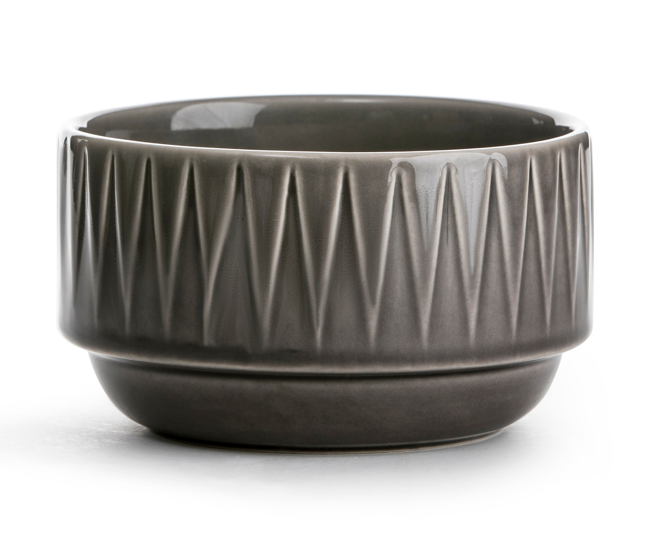 Graue Servierschale mit geometrischem Muster.