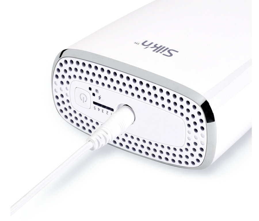 Detailansicht des Silk'n® Jewel »LUXX 200.000« Haarreduktionsgeräts mit Kabel.