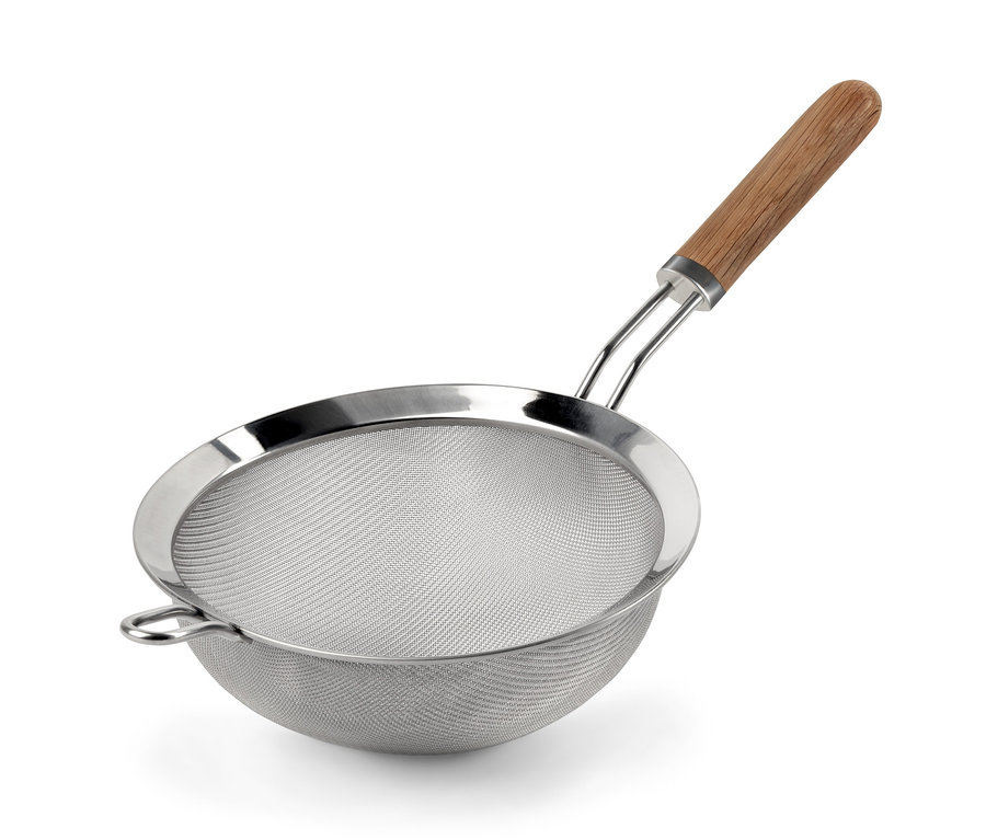 Edelstahlsieb mit Holzgriff.