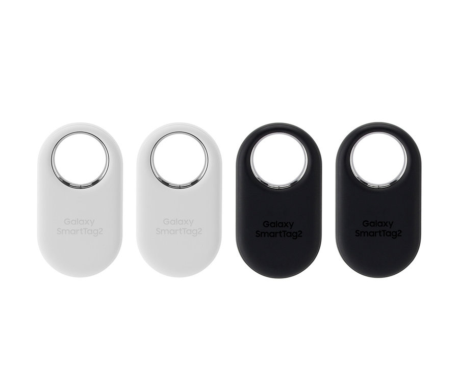Vier Samsung Galaxy SmartTags2, 2x schwarz, 2x weiß, in einer Reihe angeordnet.
