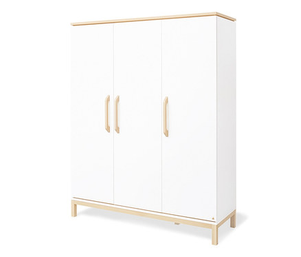 Weißer Pinolino Schrank »Light« groß mit drei Türen und hellem Holzrahmen.