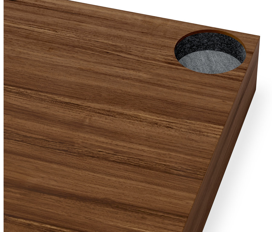 Detail einer »CN3« Deckplatte mit Echtholzfurnier in Nussbaumoptik, Breite 77 cm, mit einer Aussparung in der oberen rechten Ecke.