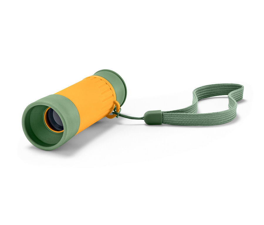 Ein gelb-grünes Fernrohr mit Band liegt auf einem weißen Hintergrund.