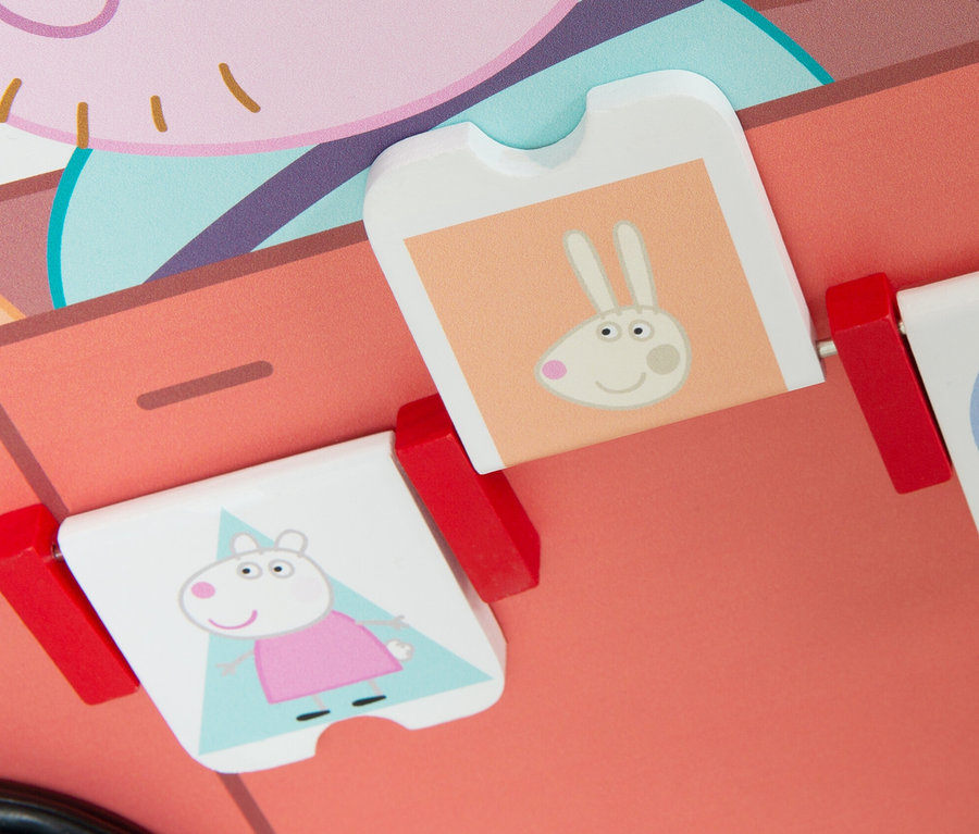 Detailansicht des roba Bully-Schiebebus »Peppa Pig« Kinderspielzeugs mit Bildern von Peppa Wutz und einem Hasen.