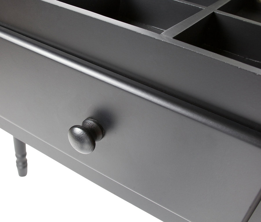 Detailansicht des offenen schwarzen Woood Romy Frisiertisches.