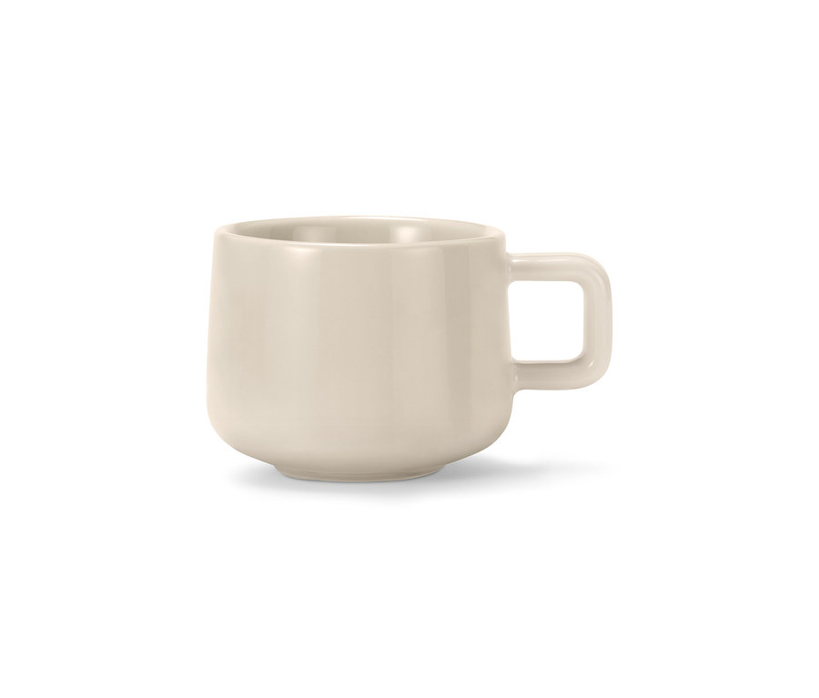 Helle beige Espressotasse mit Henkel.