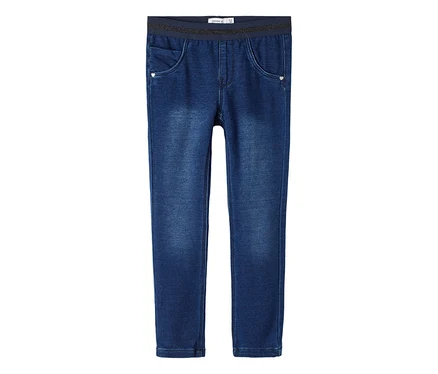 Blaue NAME IT Jeggings im Studio-Look, frontal aufgenommen.