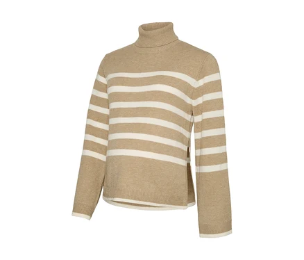 Beiger Rollkragenpullover mit weißen Querstreifen auf weißem Hintergrund.