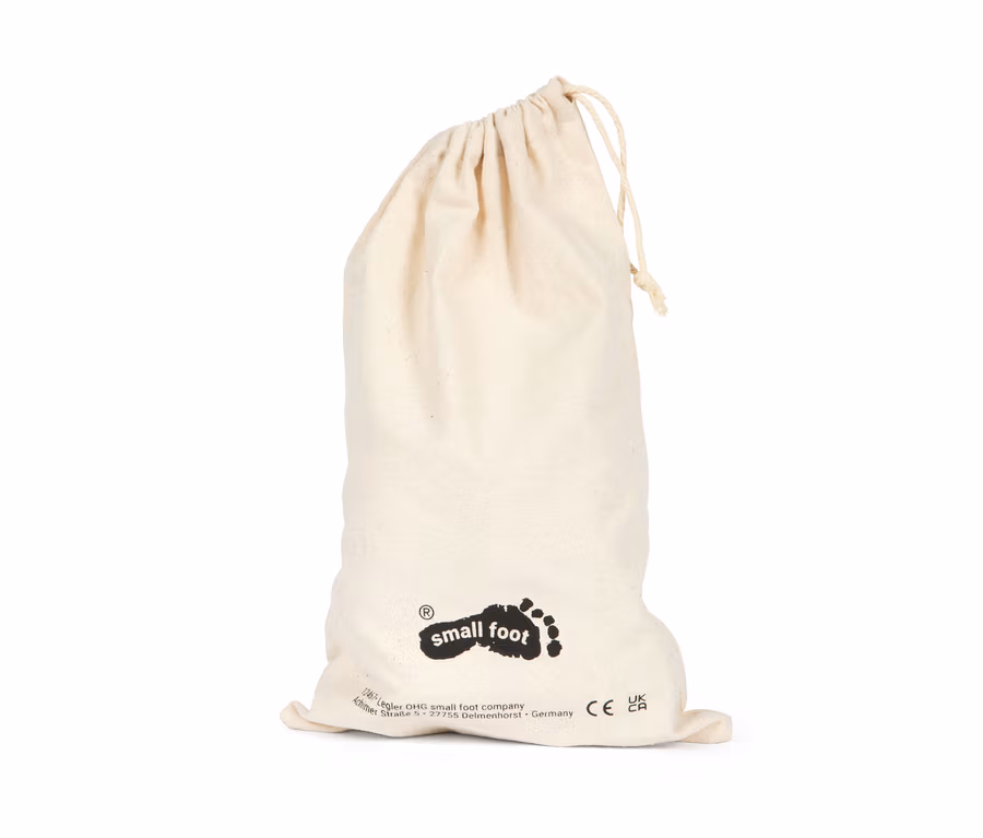 Stoffsack mit small foot Hör- und Fühl-Memo »Sensory« Logo.