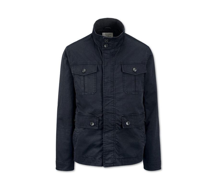 Dunkelblaue Jacke mit Kragen und vier Taschen.