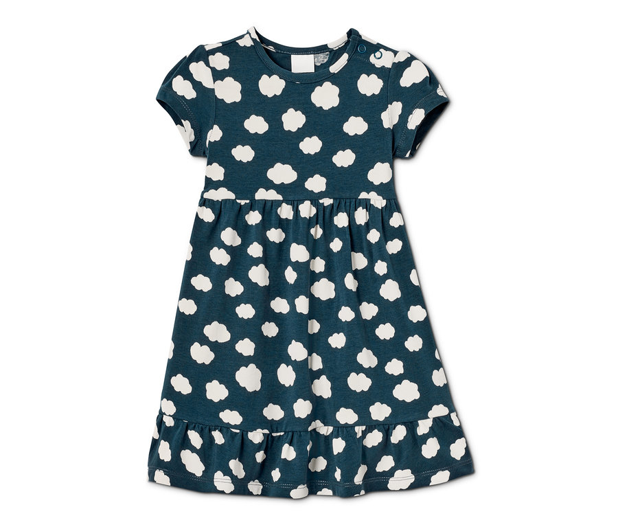 Blaues, kurzärmeliges Kleid mit weißen Wolkenprint. Es handelt sich um ein Jerseykleid aus Bio-Baumwolle, 2 Stück.