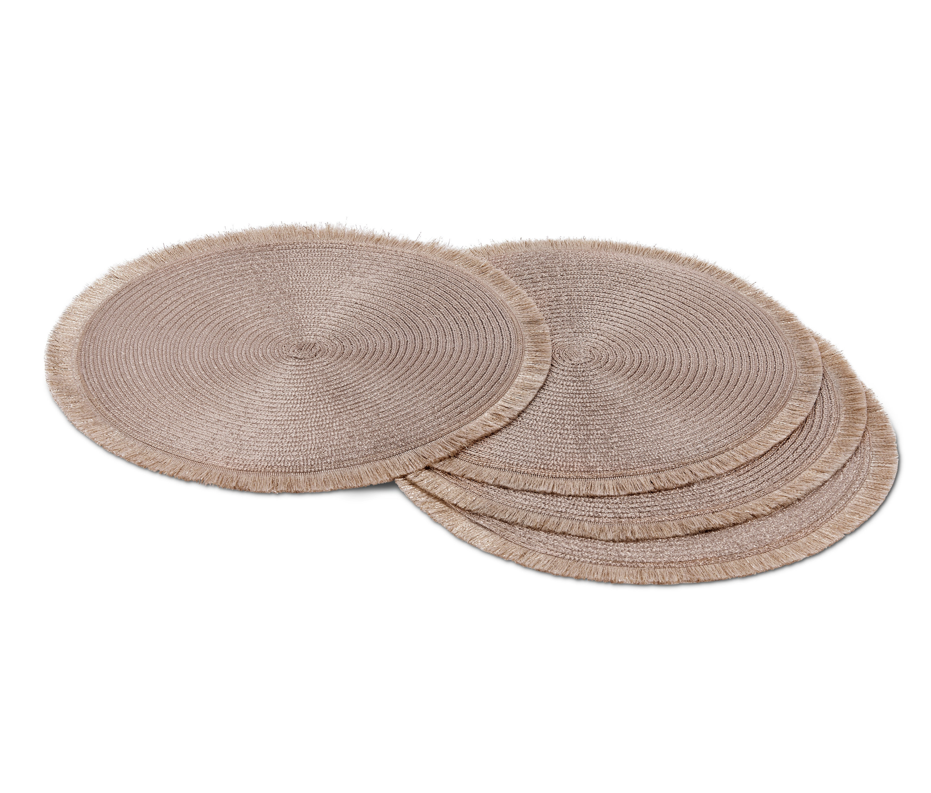 Vier beige Platzsets.