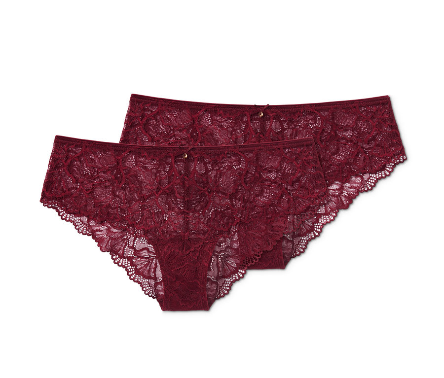 Zwei Brazilslips aus bordeauxfarbener Spitze.
