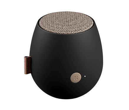 Ein schwarzer Kreafunk Bluetooth®-Lautsprecher »aJAZZ« auf weißem Hintergrund.