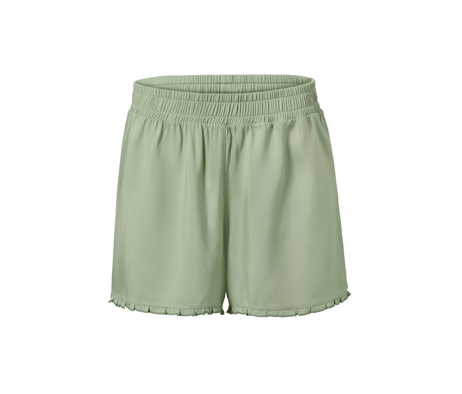 Eine grüne Shorty-Pyjama mit Rüschensaum und Gummibund.