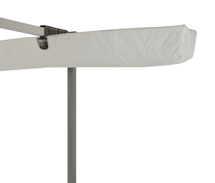 Detailansicht des hellgrauen Leco Sonnendachs, 400 x 250 cm.