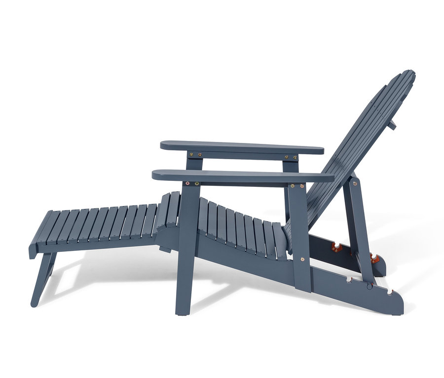 Blauer Single Adirondack Relax-Sessel mit ausziehbarer Fußlehne auf weißem Hintergrund.