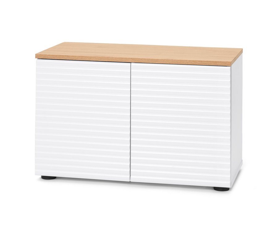 Weiße Sitzbank mit Stauraum und hellbrauner Holzplatte.