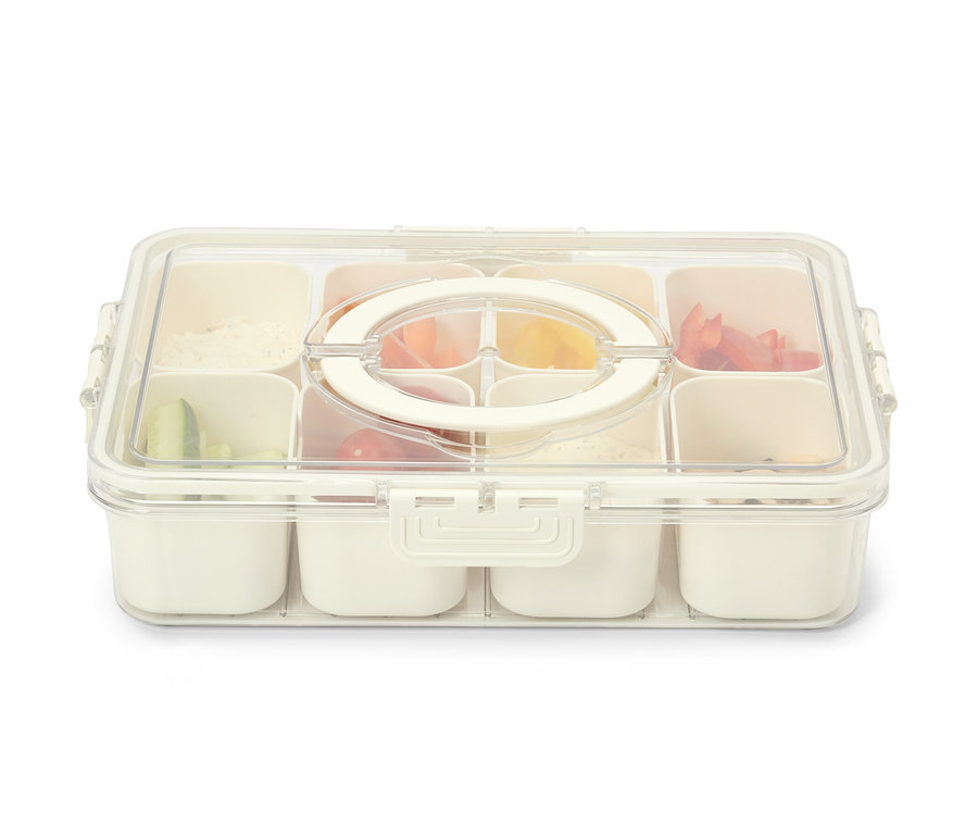Ein Snacktray to go mit verschiedenen Lebensmitteln in Fächern.