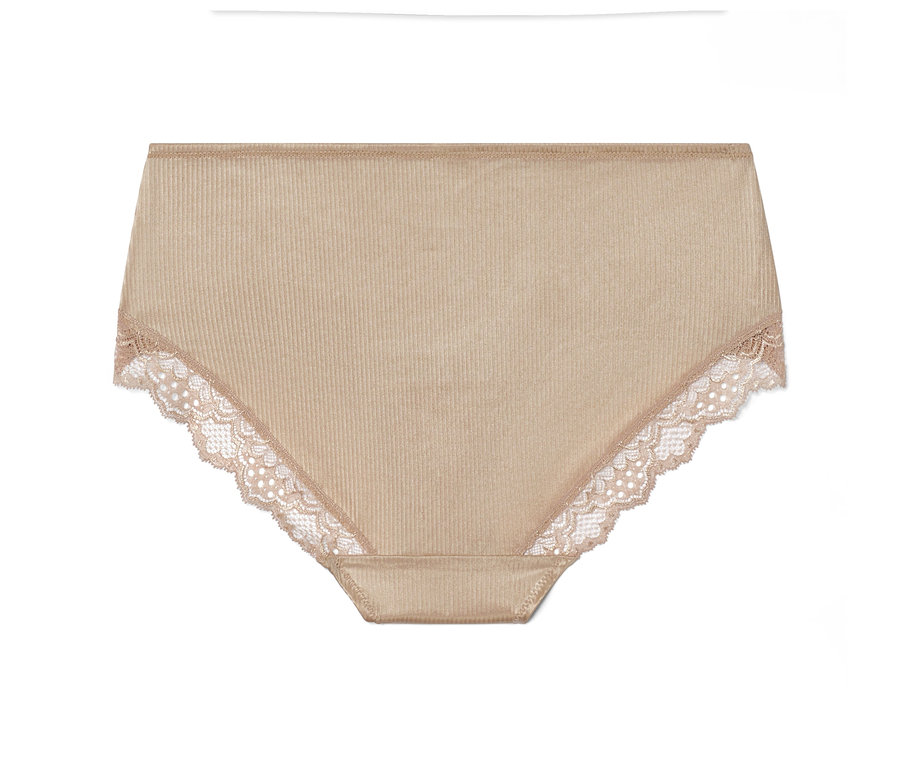 Detailansicht einer beigen 3 Pantys mit Spitze.