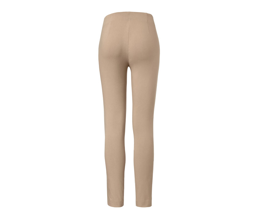 Rückansicht einer beigen Stretchhose.