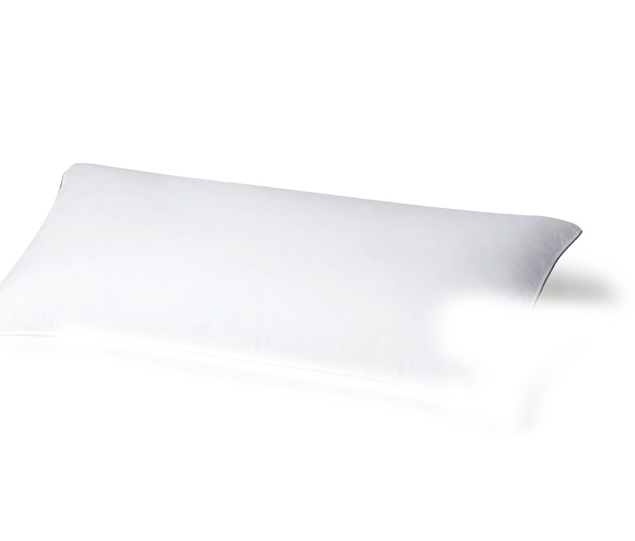 Weißes Federn-und-Daunen-Kopfkissen, ca. 80 x 40 cm, auf weißem Hintergrund.