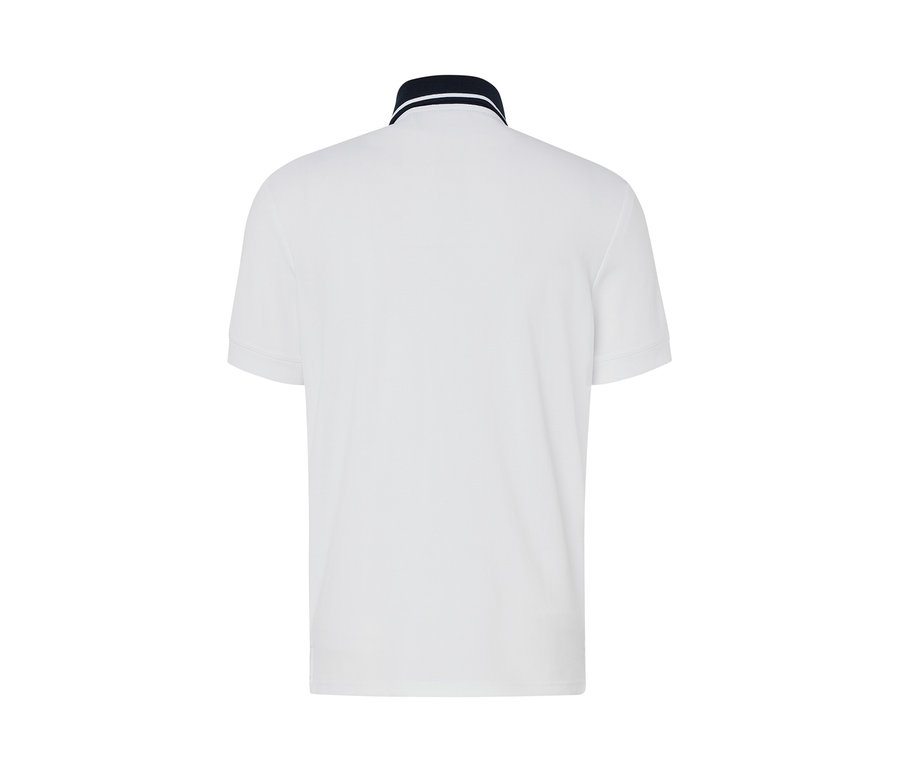 Rückansicht eines weißen Funktions-Poloshirts.