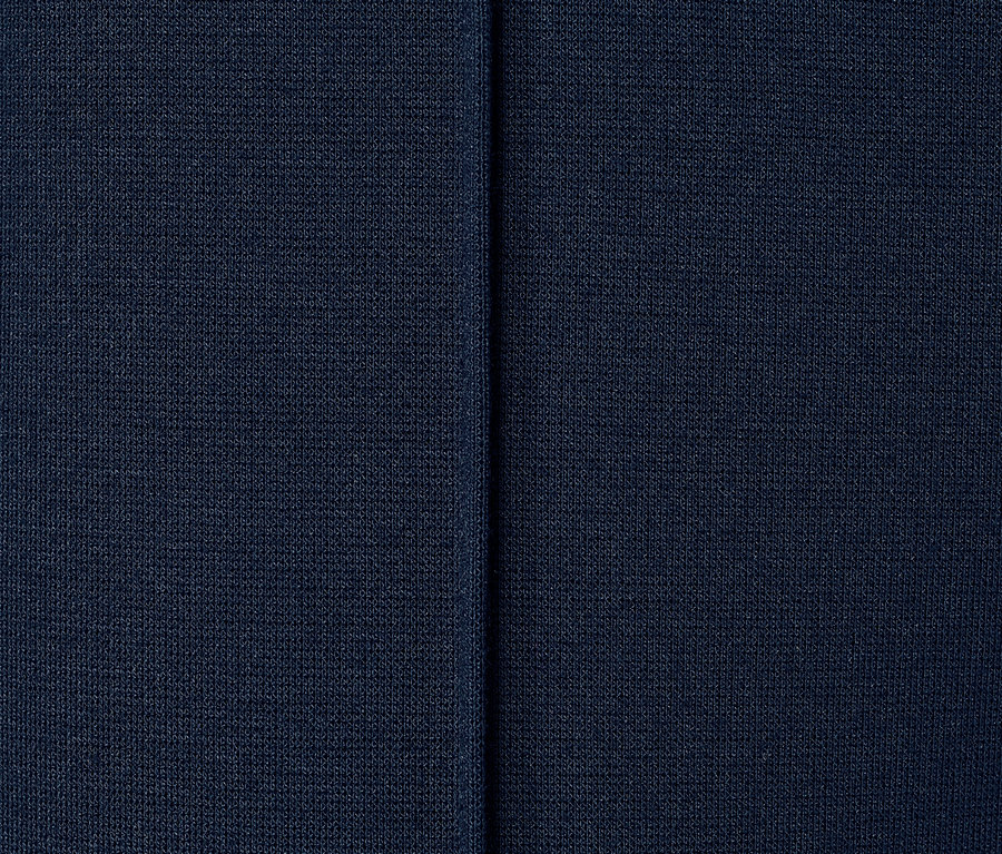 Detailansicht einer dunkelblauen Joggpants mit Biese.