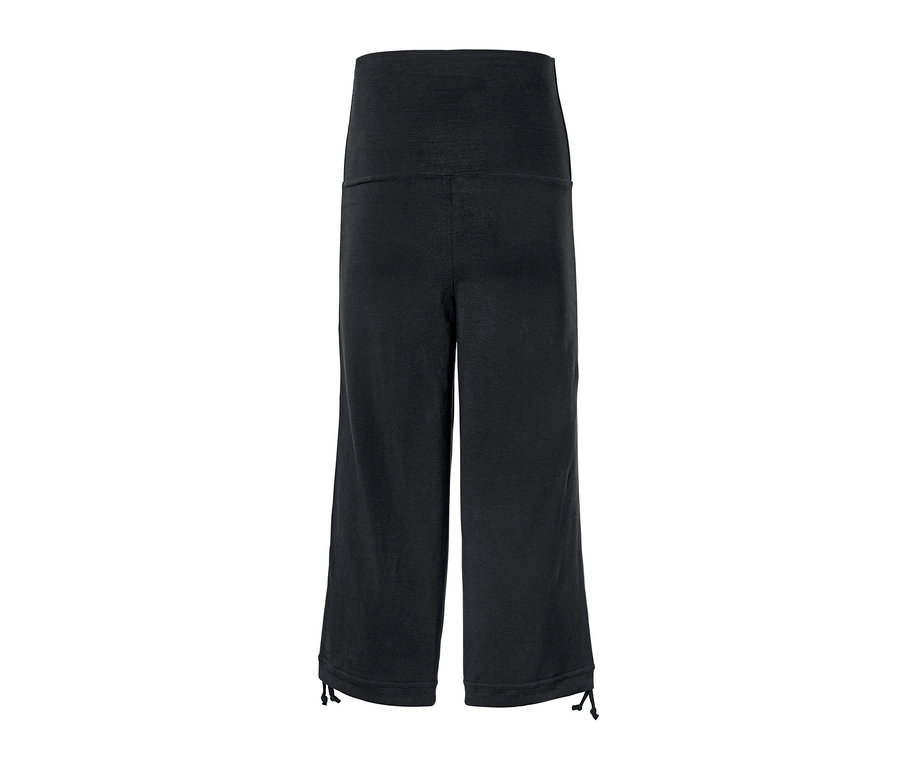 Schwarze 3/4-Sporthose.